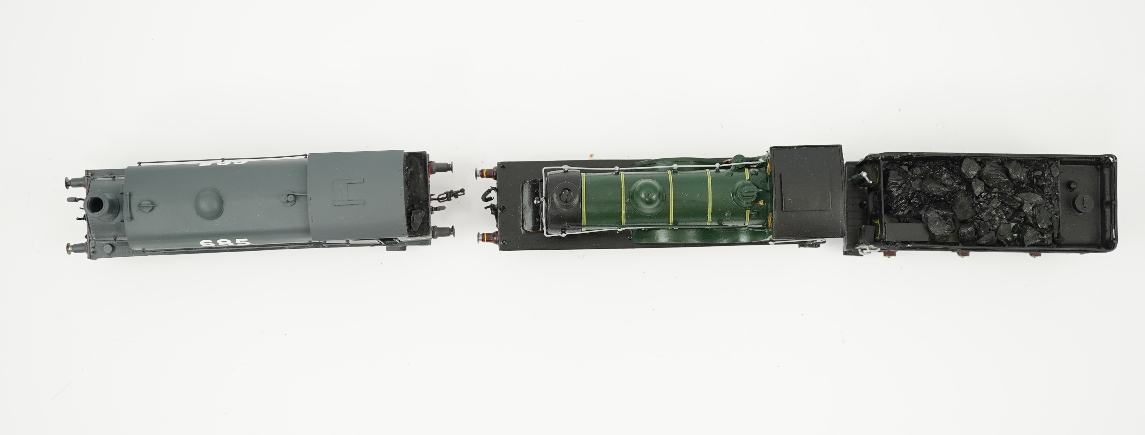 Two 00 gauge brass and white metal kit built Wainwright designed SE&CR locomotives (possibly by Wills Finecast); a class G 4-4-0, 676, together with a class S 0-6-0ST, 685, constructed, painted and lined to a high standa